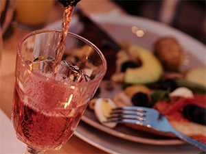  Употребление алкоголя после еды