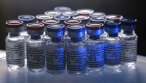  По состоянию на 2012 год, не существует эффективной вакцины от ВИЧ или СПИДа